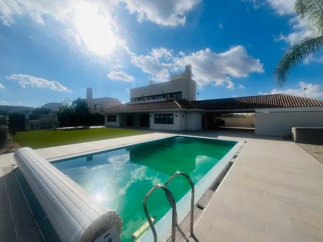 Villa 4 habitaciones 360m² en venta - Jerónimo Y Avileses — 38