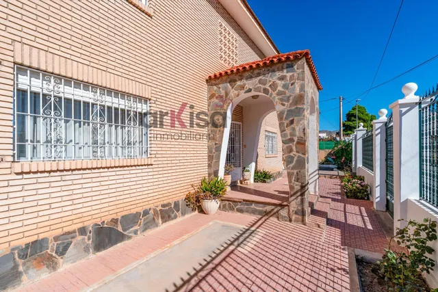 DOS VIVIENDAS INDEPENDIENTES CON PISCINA Y HUERTO EN BERJA — 34
