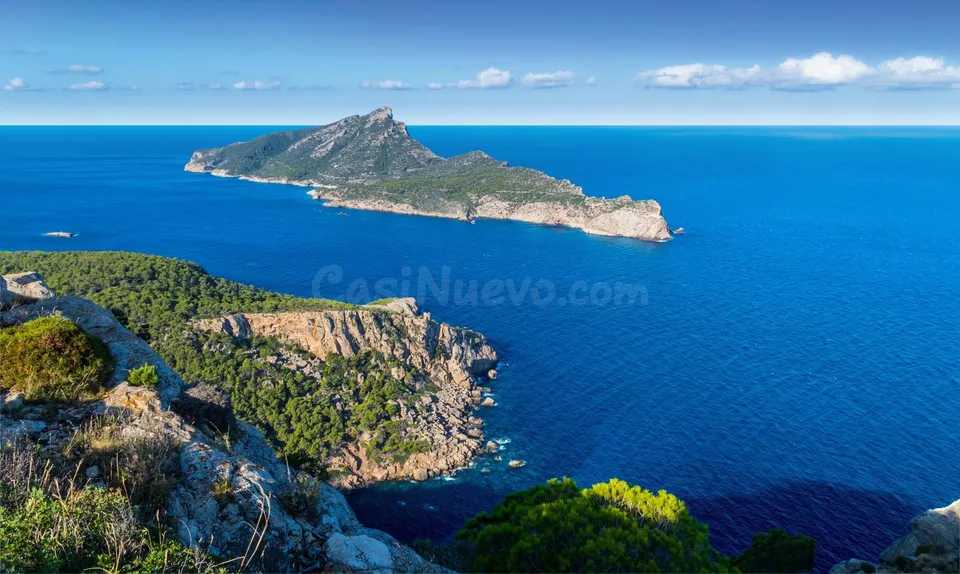 Apartamento en planta baja a los pies de la montaña y a un paso del mar