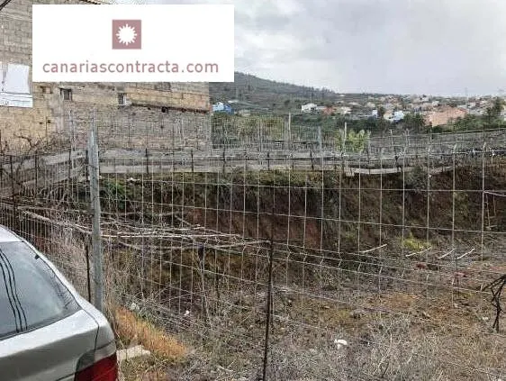 Solar urbano en el Farrobillo (Santa Úrsula)