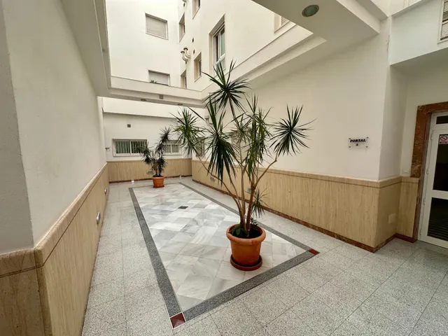 Ático dúplex reformado con amplia terraza en la zona de El Calvario, Torremolinos — 33
