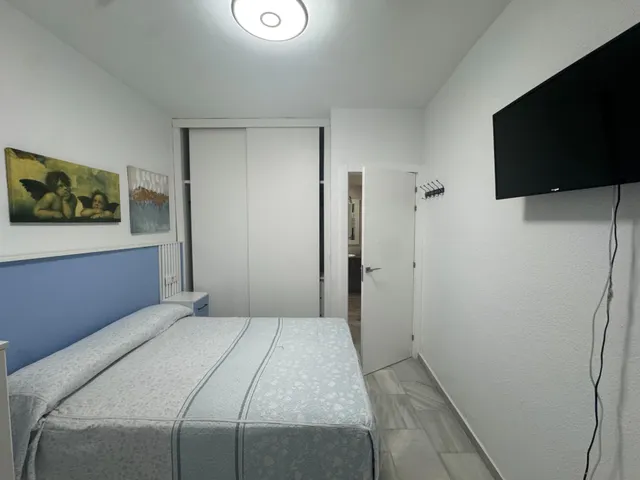 Se alquila piso por temporada en zona Capuchinos con aparcamiento. — 9