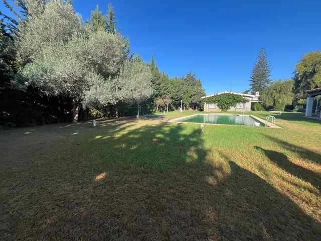GRAN CHOLLO-FINCA URBANA DE 2600 METROS CON GRAN CHALET , DOS  VIVIENDAS,  TRASTERO Y PISCINA — 10