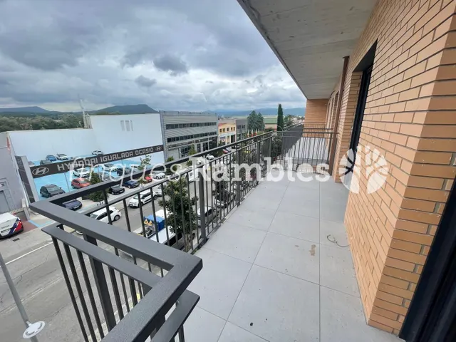 DÚPLEX A ESTRENAR A L'AVINGUDA BARCELONA — 2