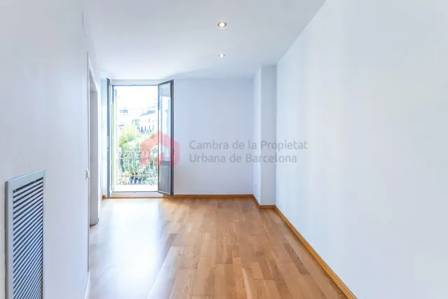 Vivienda esquinera y con encanto en el corazón del Eixample con el estilo clásico de la ciudad de Barcelona. — 8