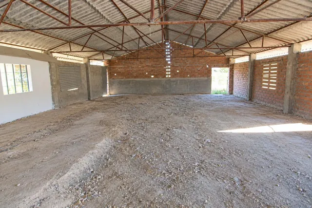 EXCLUSIVA FINCA RÚSTICA DE 7.500 M2 CON 292 M2 CONSTRUIDOS, PRIVACIDAD Y VISTAS DESPEJADAS EN COÍN — 7