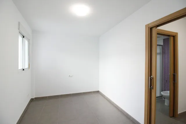 Vivienda en dos alturas con terraza privada y pérgola en Alaquàs — 25