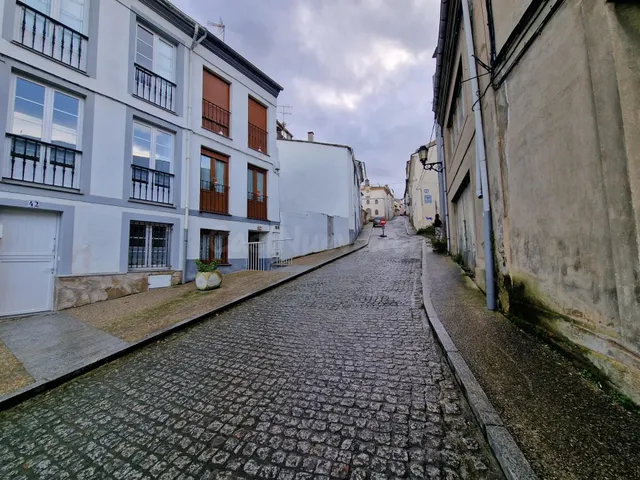 Casa en Ribadeo, puerto y encanto - foto 4