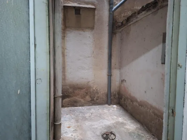 Local comercial situado en Gandia rodeado de colegios, zonas de paso parques.... — 13