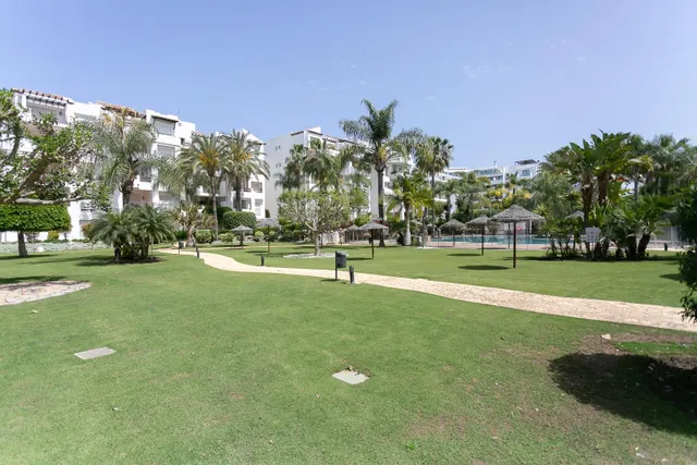 ALQUILER desde SEPTIEMBRE hasta 30 DE JUNIO 2026!!  Apartamento en Urb Costalita, Cancelada — 24