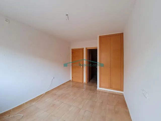 Chalet con jardín, 4 dormitorios y sótano independiente en Alfara de la Baronía — 24