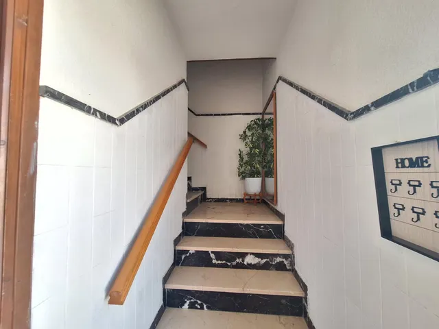 Amplia casa con 5 dormitorios, patio y planta baja ideal para garaje, negocio o proyecto — 29
