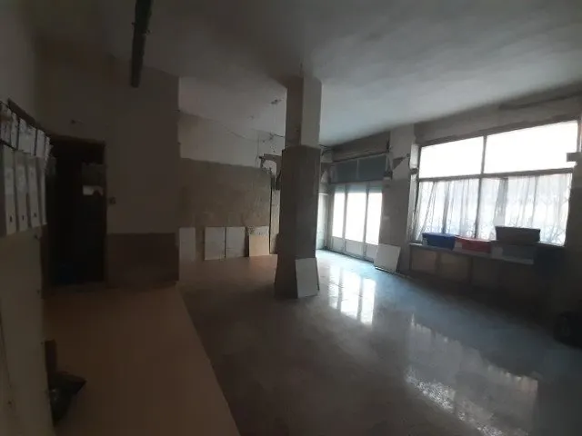 Local comercial en la Avenida — 4