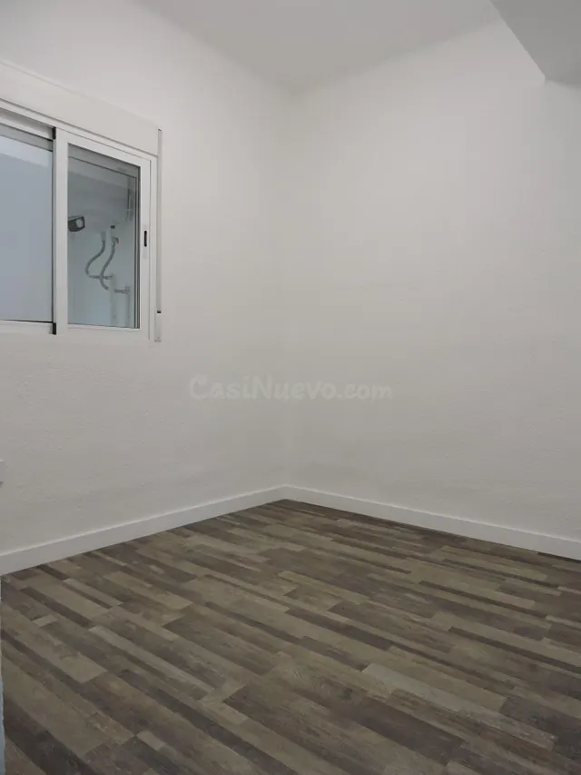 Piso de alquiler en Benicalap de 3 habitaciones, 1 baño, bal - foto 4