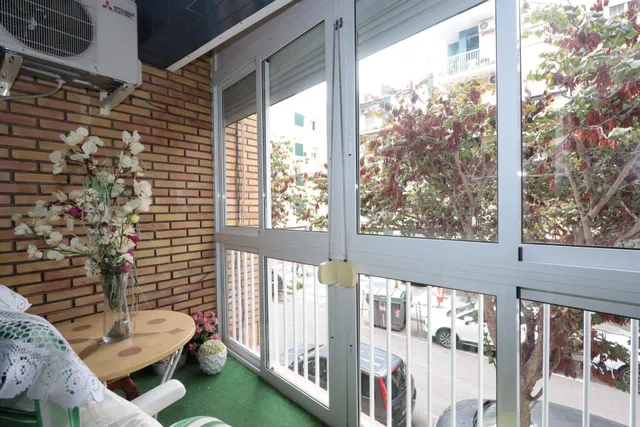 Piso en venta junto a calle Ángel Bruna de 110 m2, 3 dormitorios, baño y aseo, balcon y terraza acristalada — 18