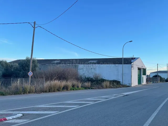 Oportunidad Única: Nave Industrial en Alcanar - foto 3