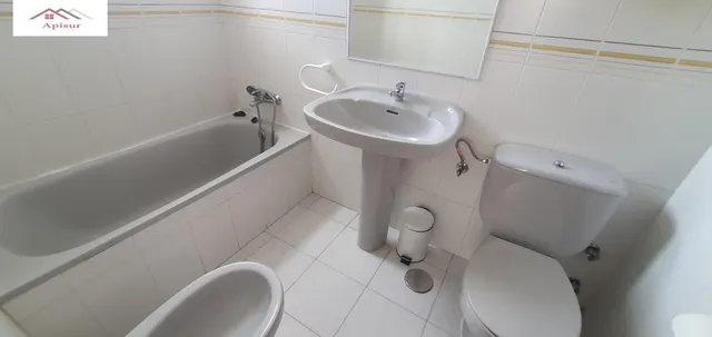 SE ALQUILA APARTAMENTO EN ZONA UNIVERSIDAD — 9