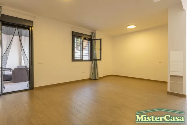 ¡¡¡EXCLUSIVA!! ROTA  Piso de 4 dormitorios, 2 baños, garaje y trastero. Gran patio privado y piscina comunitaria. — 9
