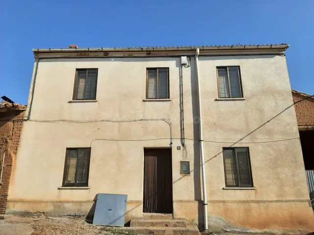 Vendo parcela, casa y nave en Matamala de Almazán