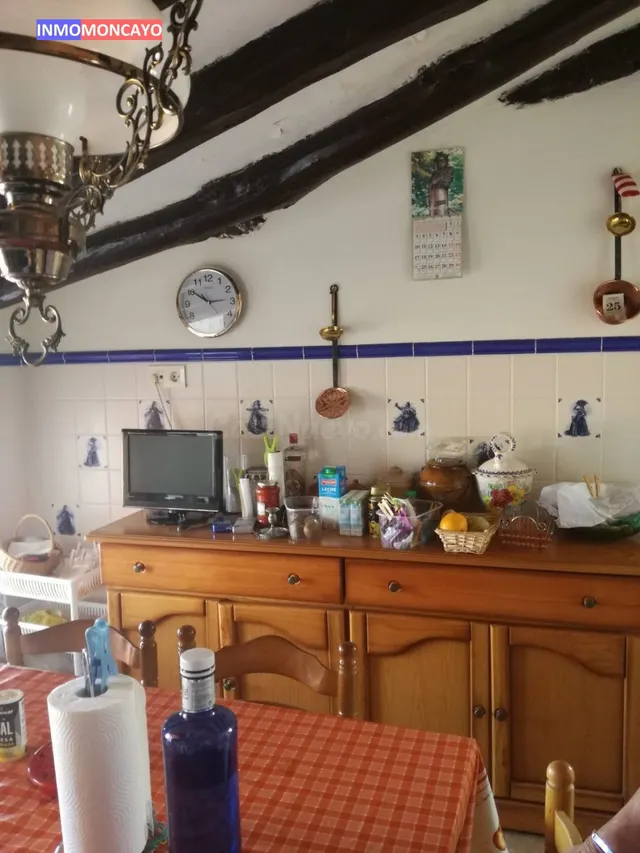 SE VENDE CASA CON MUCHAS POSIBILIDADES - foto 2