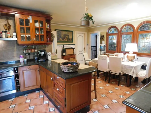 Venta - villa de lujo - Torrevieja - 6 dormitorios - 5 baños - 328 m2 - parcela 1066 m2 - piscina - garaje — 12