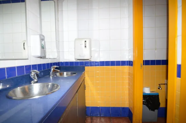 Urbis te ofrece un fantástico local en venta en zona San Juan, Salamanca. — 16