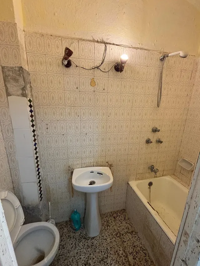 Apartamento a reformar en el Casco Antiguo de Estepona – Ideal para inversión — 8