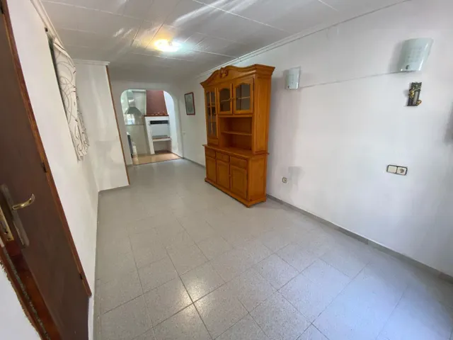 ¡AMPLIA VIVIENDA CON TERRAZA EN LA ZONA ALTA DE LA POBLACIÓN! — 9