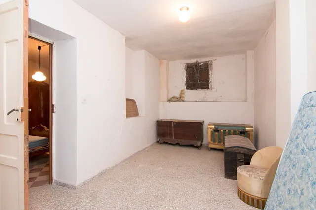Escpecatcular Casa- Edficicio en el Centro de Baza — 24