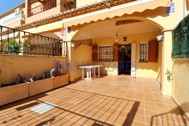 TRIPLEX DE 4 habitaciones, 3 BAÑOS, JARDIN Y SOLARIUM. A SOL - foto 2