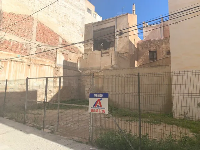 Solar a dos calles en pleno centro de Elche. — 6