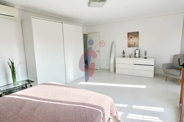 Oportunidad en el centro: 120 m2, 4 dormitorios y terrazas con vistas al mar — 15