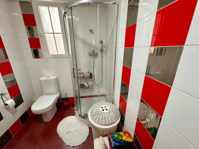 Piso de 3 dormitorios en Altamira, en pleno centro de Almería — 16