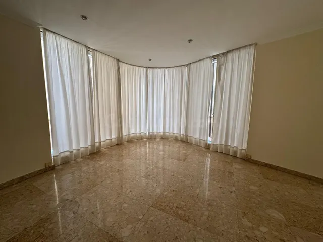 ubicación EXCELENTE: PISO DE TRES DORMITORIOS CON TERRAZA, T - foto 2