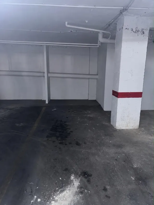 Piso de 3 dormitorios con patio y garaje en Elche — 17