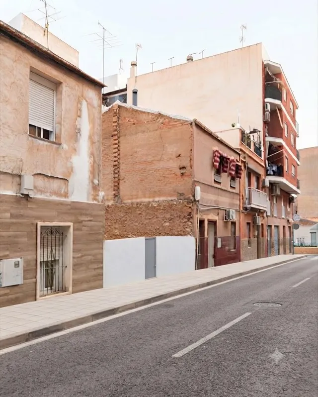 ¡SOLAR EN VENTA EN ZONA CARRÚS DE 148 M2, FACHADA A DOS CALL - foto 3