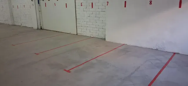 PLAZAS DE PARKING ESPECIALES PARA MOTOS — 5