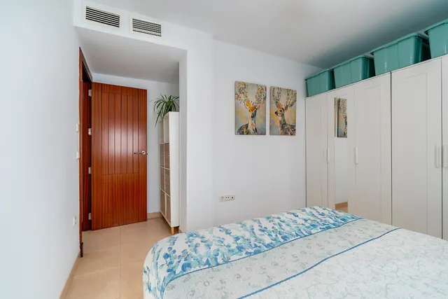 Piso de 3 dormitorios y 2 baños junto al auditorio de El Ejido — 25