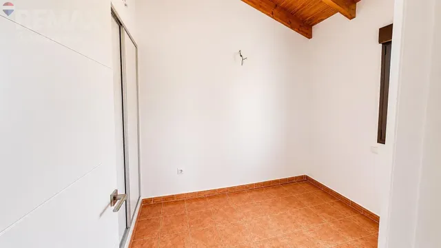 CHALET PAREADO A ESTRENAR — 22