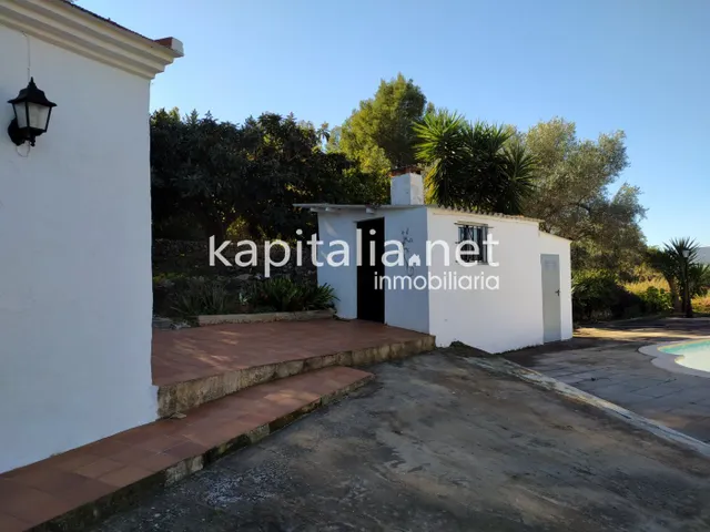 FINCA RÚSTICA A LA VENTA EN UN ENTORNO ÚNICO — 11
