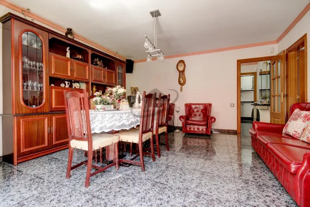 AMPLIO PISO DE 4 habitaciones CON GRAN BALCÓN — 8