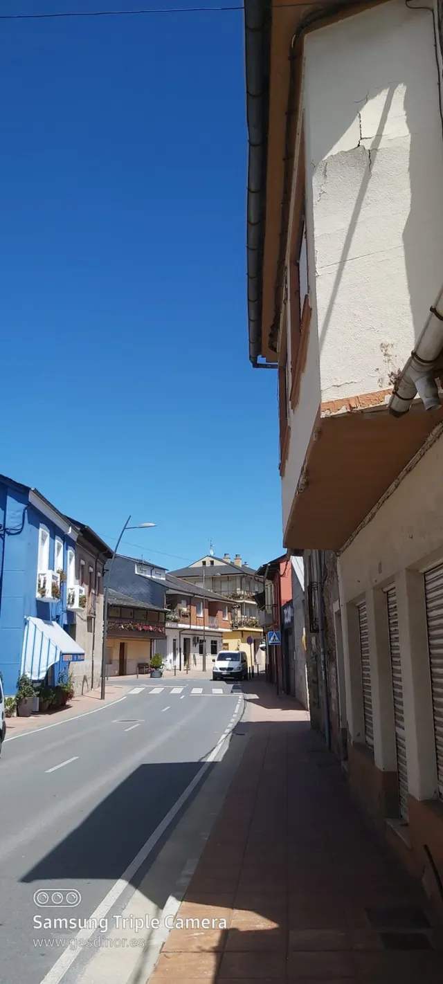 CASA DE PUEBLO CON NEGOCIO — 8