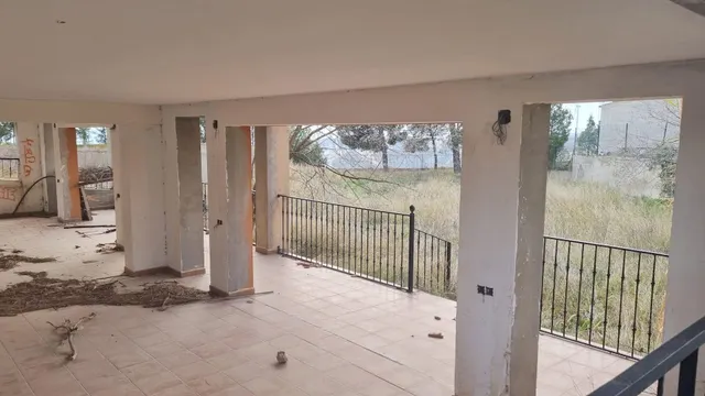 Casa independiente a la venta de 645 m2 construidos en el Alto de La Muela. — 3