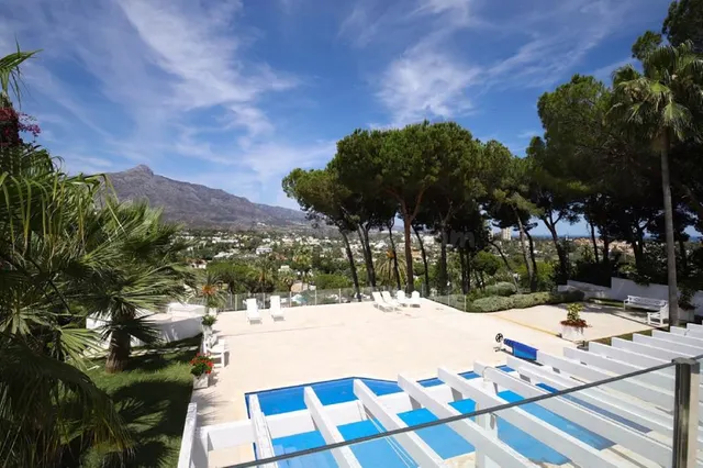 Chalet 6 habitaciones 390m² en venta - Marbella - foto 2