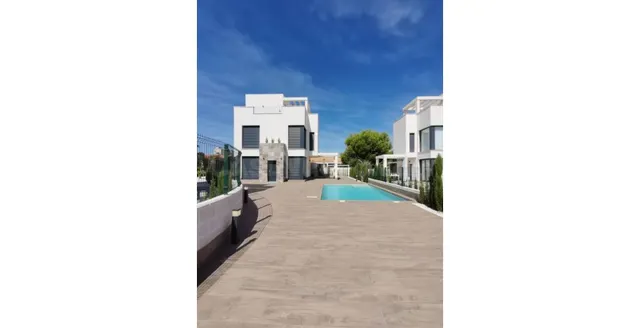 EN VENTA VILLA CON PISCINA (OBRA NUEVA) EN PLAYA HONDA - SIN COMISIONES INMOBILIARIAS - Mod. LAGUNA AZUL — 2