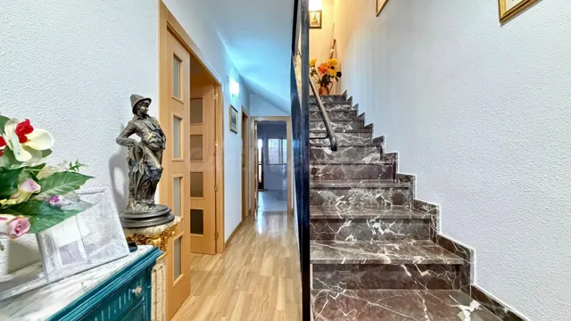 EXCLUSIVA CASA TIPO DÚPLEX TOTALMENTE REFORMADA EN CABEZO DE TORRES. — 2