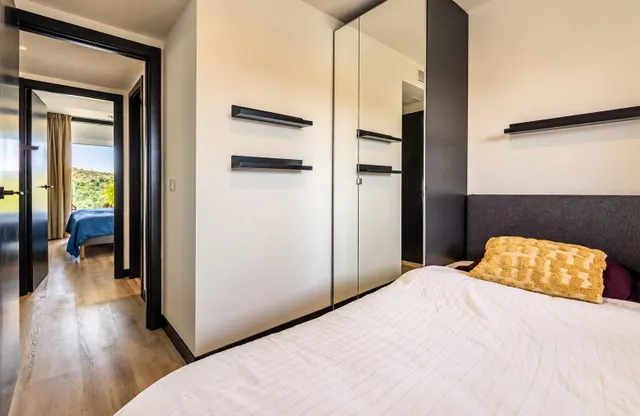 APARTAMENTO CON VISTAS PANORÁMICAS AL MAR EN MIJAS COSTA – IDEAL PARA VIVIR O INVERTIR — 19