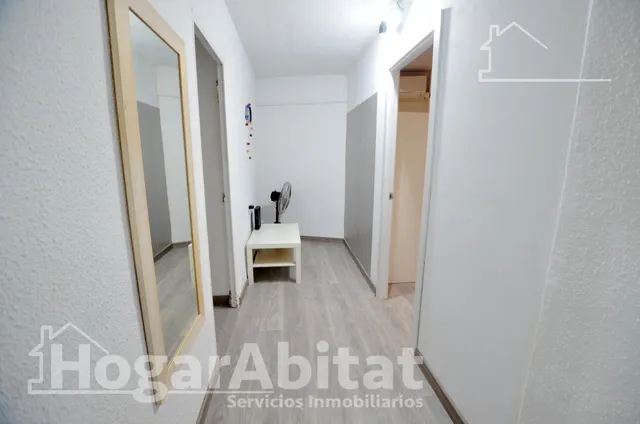 Gran amplitud y excelente ubicación a cinco minutos de la playa en este piso reformado — 15