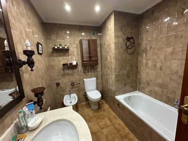 Habitación con escritorio en Avenida de la Paz — TODOS los g - foto 4