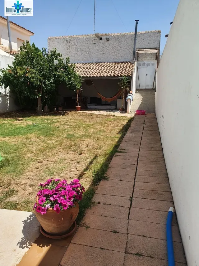 INMOHOUSE VENDE CHALET CON PISCINA EN MOTILLEJA - foto 3